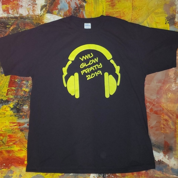 VWU 2019 glow party graphic tee - Picture 1 of 2